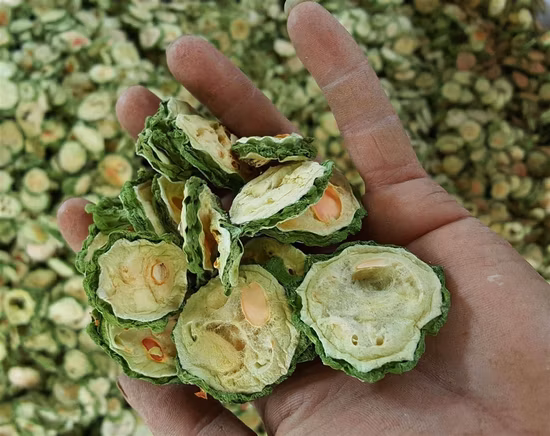 E. K Estratto vegetale di erbe Fornitura in fabbrica Estratto di melone amaro Charantin 5%/10%/20% Polvere di zucca amara Balsamo Estratto di frutta di pera Momordica Charantia Linn.